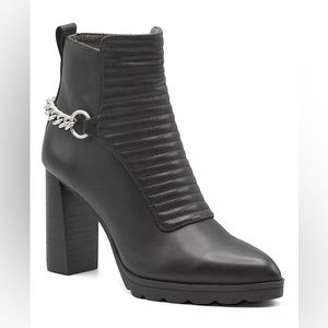 Niles booties from Adrienne Vittadini Size 10